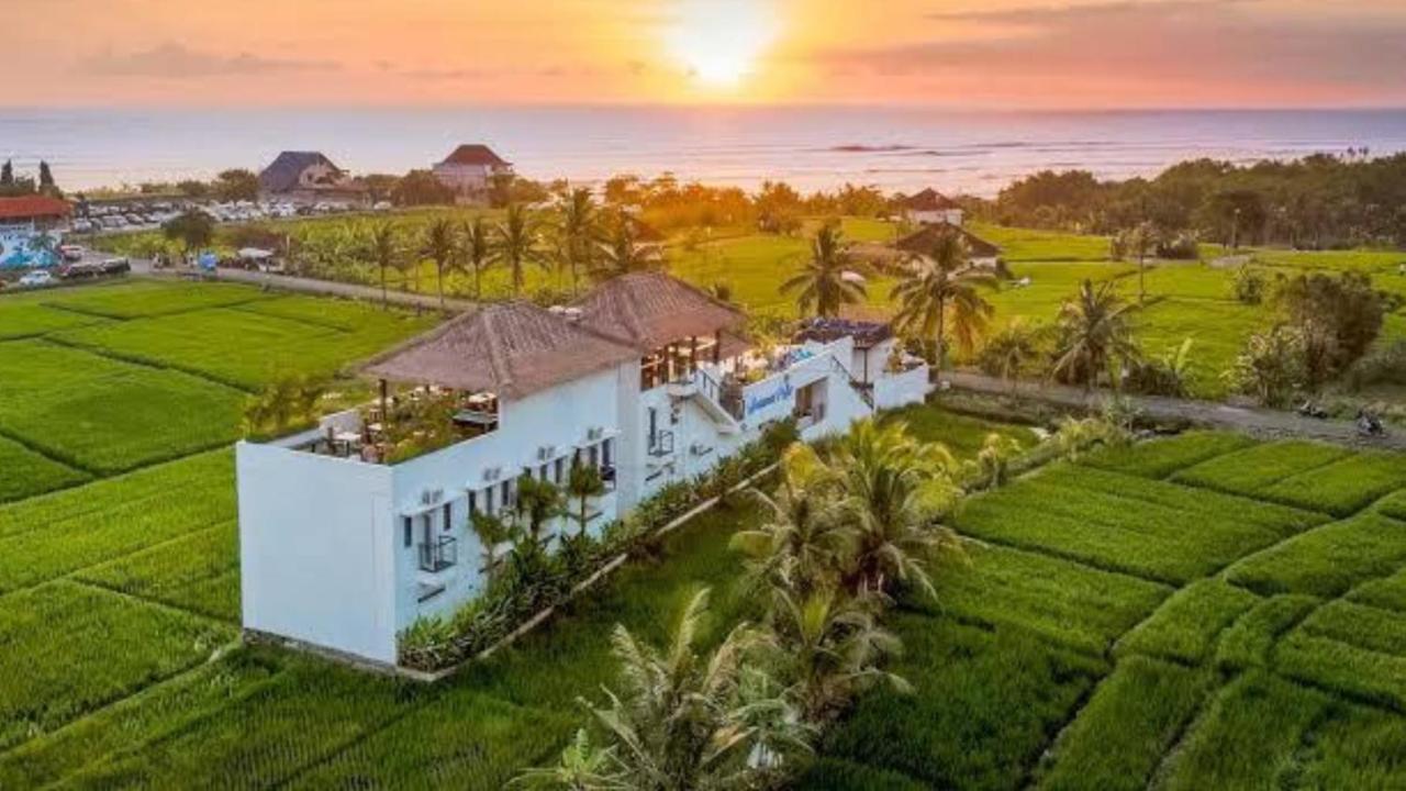 Swell Hotel, Pool Bar & Restaurant Tanah Lot Dış mekan fotoğraf